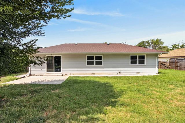 5605 E Shadybrook St, Wichita, KS 67208