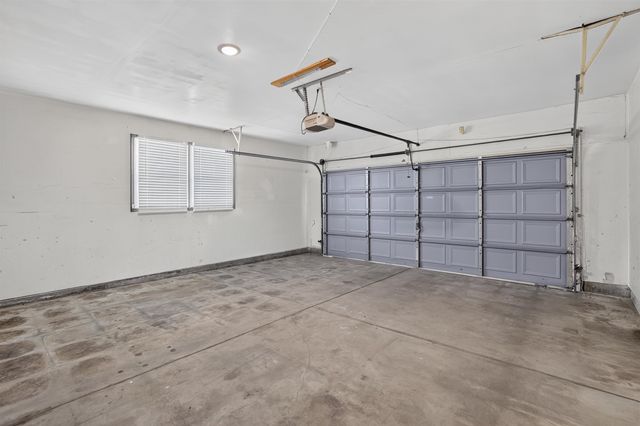 5605 E Shadybrook St, Wichita, KS 67208