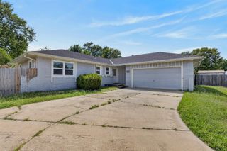 5605 E Shadybrook St, Wichita, KS 67208