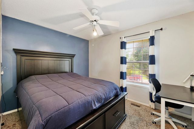 10211 E Countryside Cir, Wichita, KS 67207