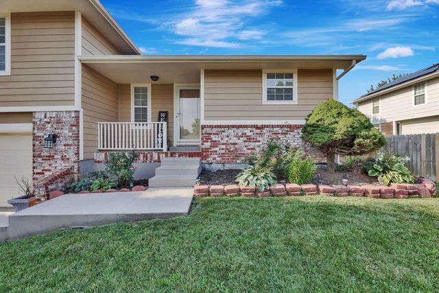 10211 E Countryside Cir, Wichita, KS 67207