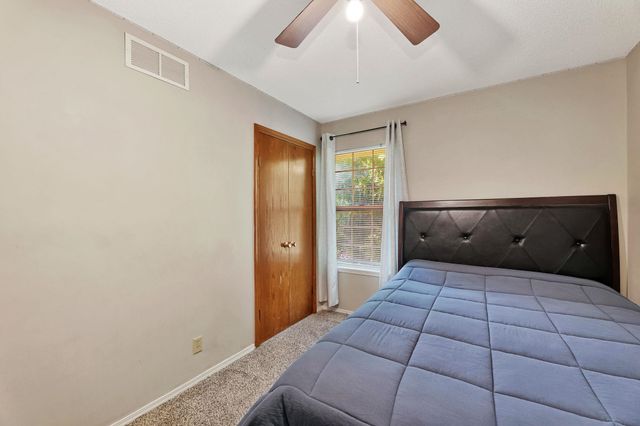 10211 E Countryside Cir, Wichita, KS 67207