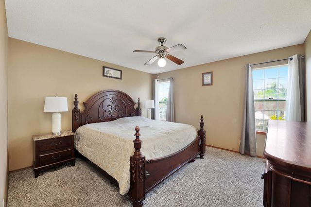 10211 E Countryside Cir, Wichita, KS 67207