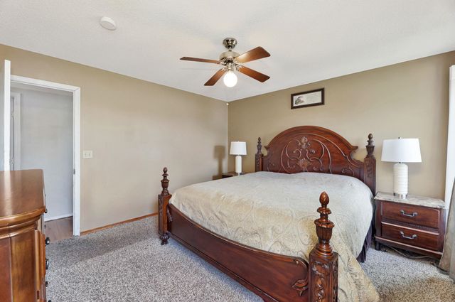 10211 E Countryside Cir, Wichita, KS 67207