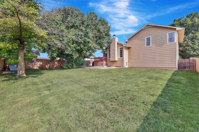 10211 E Countryside Cir, Wichita, KS 67207