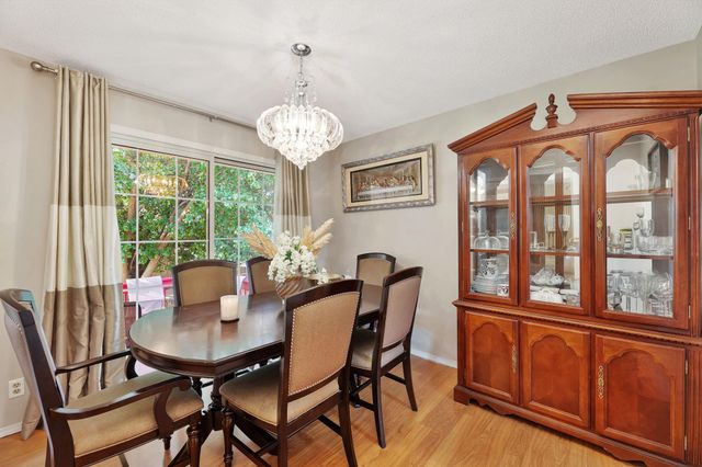 10211 E Countryside Cir, Wichita, KS 67207