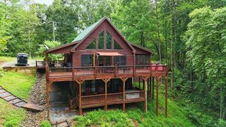 85 Hunter Drive, Talking Rock, GA 30175