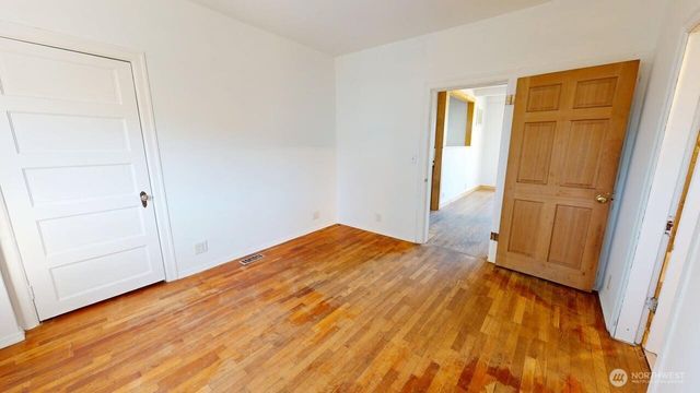 330 N Alder Street, Burlington, WA 98233