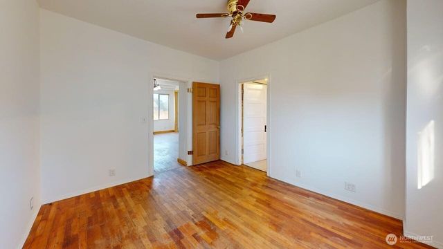 330 N Alder Street, Burlington, WA 98233