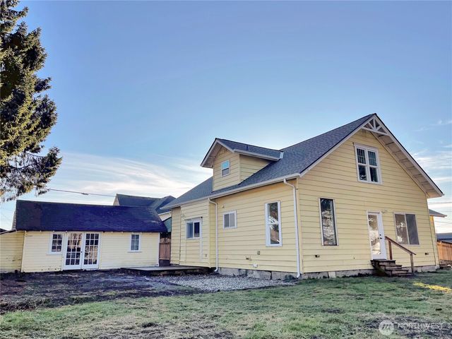 330 N Alder Street, Burlington, WA 98233