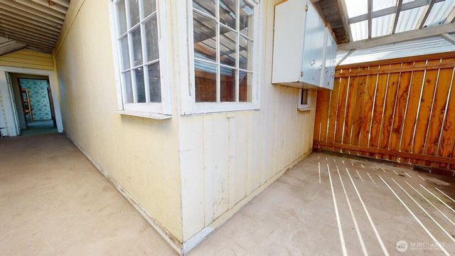 330 N Alder Street, Burlington, WA 98233