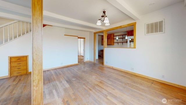 330 N Alder Street, Burlington, WA 98233