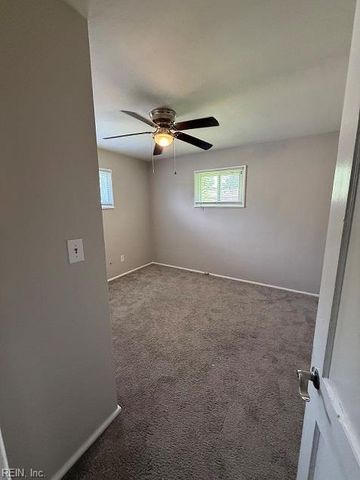 42 Newby DR, Hampton, VA 23666