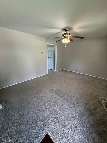 42 Newby DR, Hampton, VA 23666