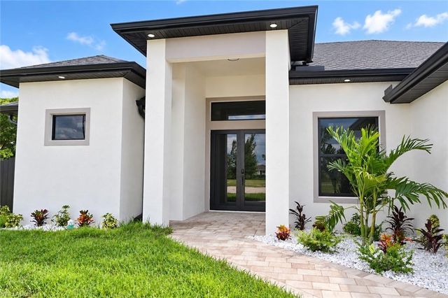 1932 NW 20th TER, Cape Coral, FL 33993