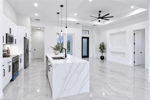 1932 NW 20th TER, Cape Coral, FL 33993