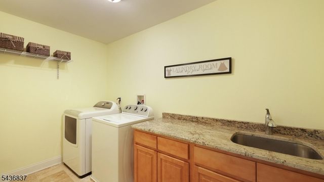 5 Maple Dr, Warren Twp., NJ 07059