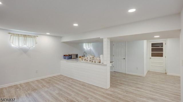 5 Maple Dr, Warren Twp., NJ 07059