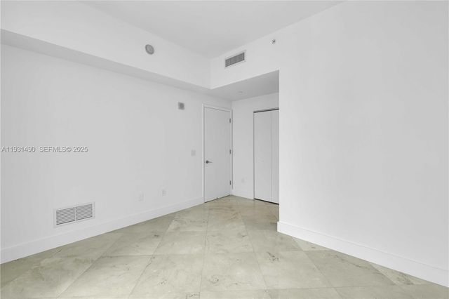 3131 NE 188th Street 21005, Aventura, FL 33180