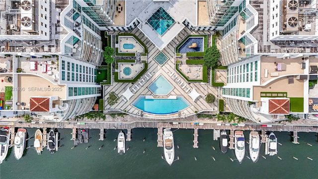 3131 NE 188th Street 21005, Aventura, FL 33180
