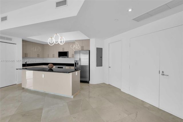 3131 NE 188th Street 21005, Aventura, FL 33180
