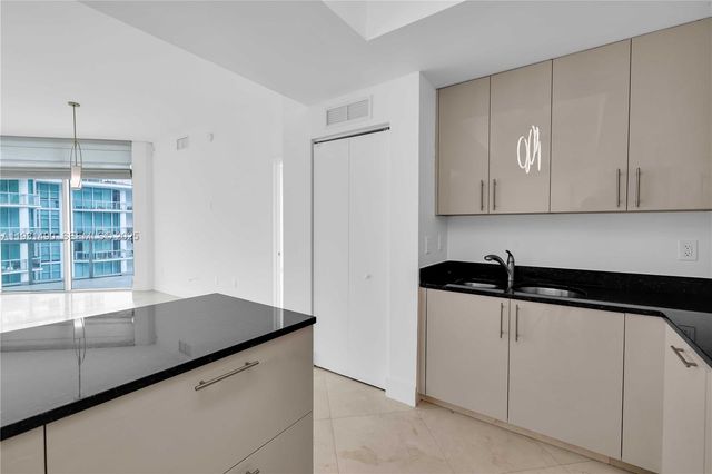 3131 NE 188th Street 21005, Aventura, FL 33180