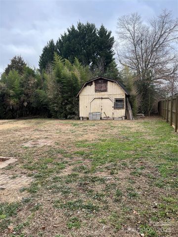 206 E Catawba Drive, Mount Holly, NC 28120