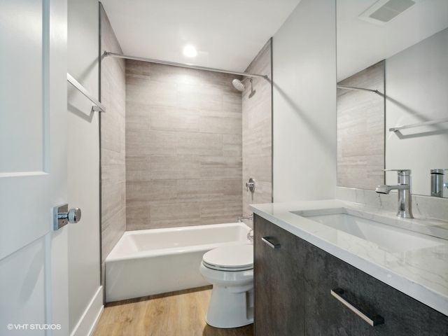 3839 N Clark Street 203, Chicago, IL 60613