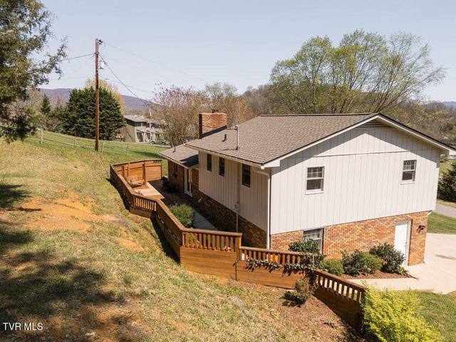424 Old Watauga Road, Watauga, TN 37694