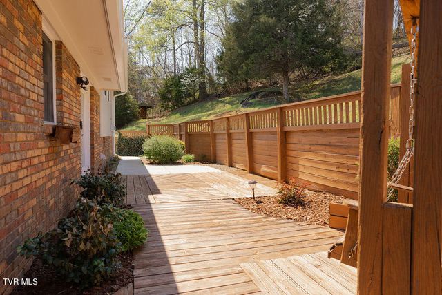 424 Old Watauga Road, Watauga, TN 37694