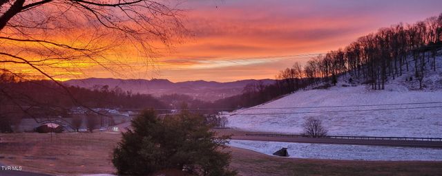 424 Old Watauga Road, Watauga, TN 37694