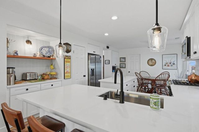 6043 Piros Way, Oceanside, CA 92056