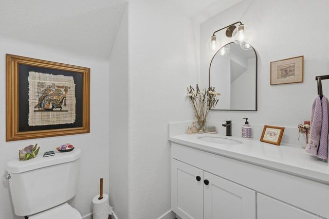 6043 Piros Way, Oceanside, CA 92056