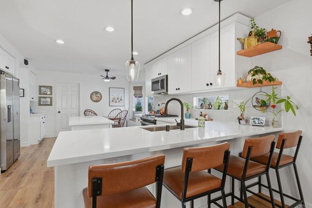 6043 Piros Way, Oceanside, CA 92056