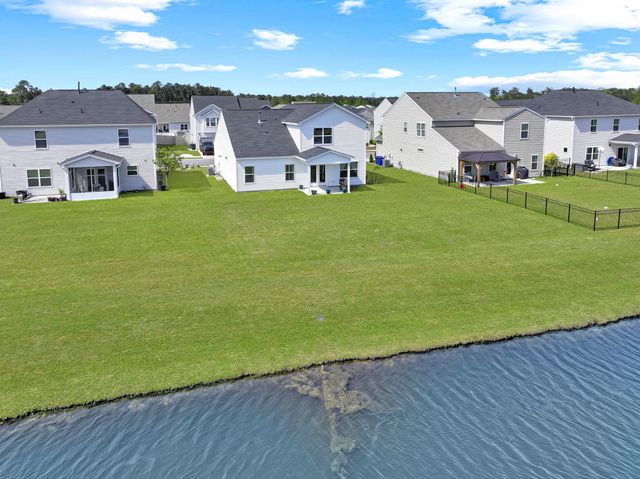 800 Lambeth Ln., Conway, SC 29526