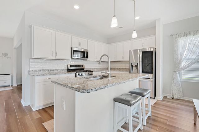 800 Lambeth Ln., Conway, SC 29526