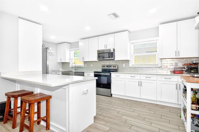 3608 W CARMEN STREET, Tampa, FL 33609