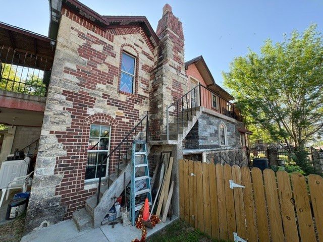 4335 Moler Street, Dallas, TX 75211
