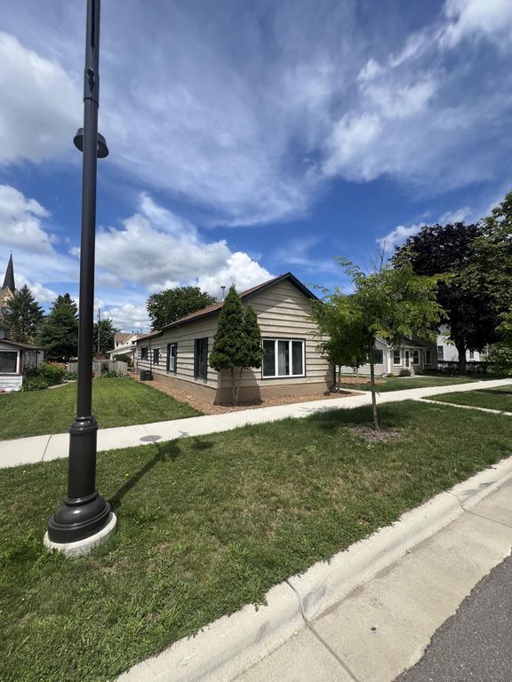 214 E Main Street, Belle Plaine, MN 56011 — photo 2