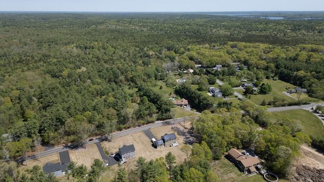 90 Howland Rd, Lakeville, MA 02347