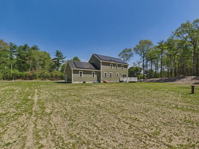 90 Howland Rd, Lakeville, MA 02347