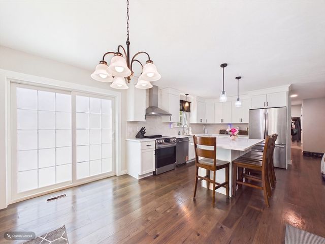 90 Howland Rd, Lakeville, MA 02347