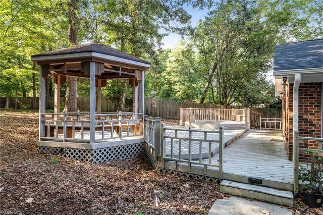 4105 Oak Hollow Drive, High Point, NC 27265