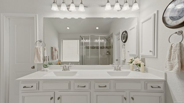 525 Concerto Ct, Spring Branch, TX 78070