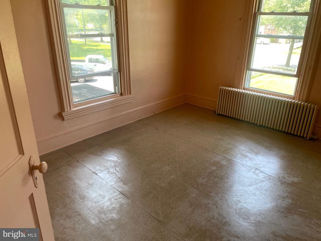 411 N EAST AVE, Vineland, NJ 08360