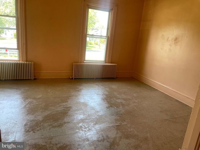 411 N EAST AVE, Vineland, NJ 08360