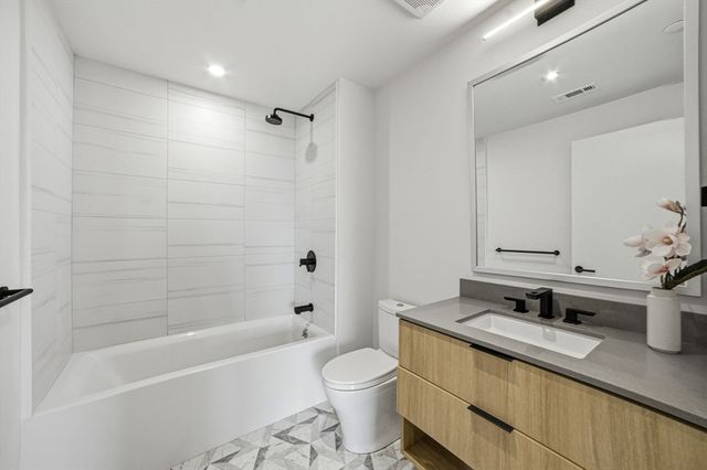 1 Nevins Hill Way 509, Boston, MA 02135