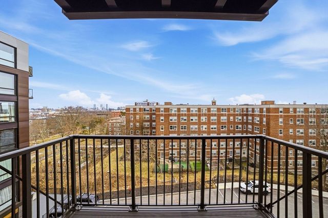 1 Nevins Hill Way 509, Boston, MA 02135
