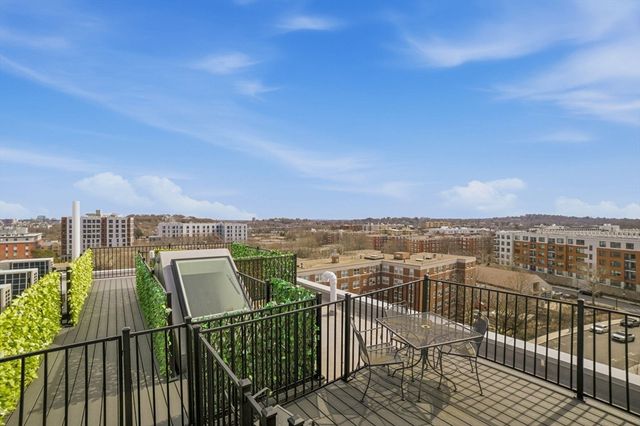 1 Nevins Hill Way 509, Boston, MA 02135