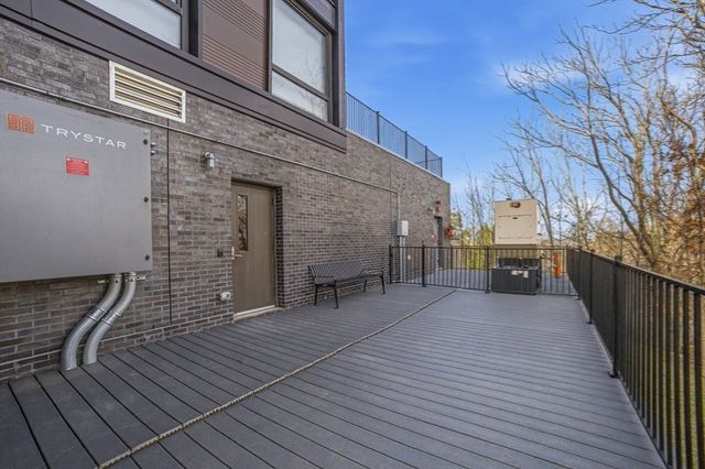 1 Nevins Hill Way 509, Boston, MA 02135